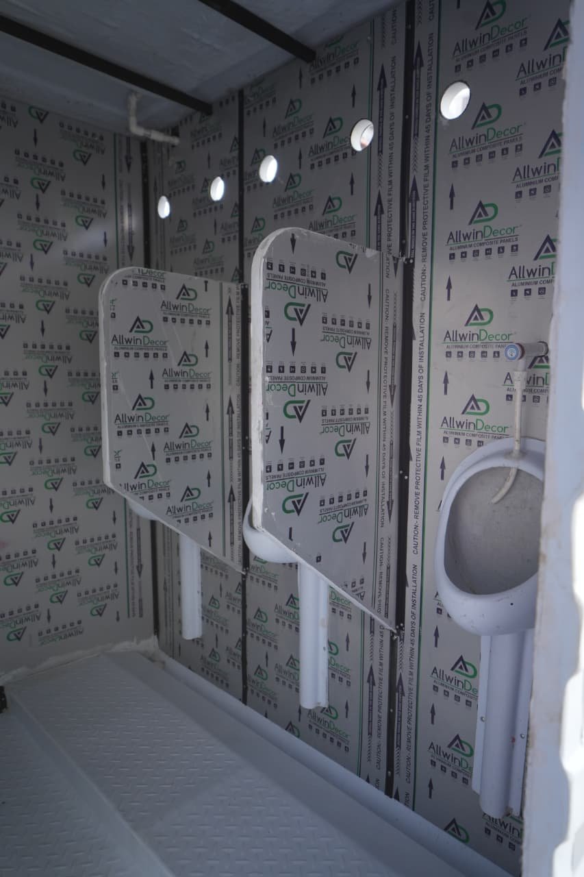 Portable Urinals 14
